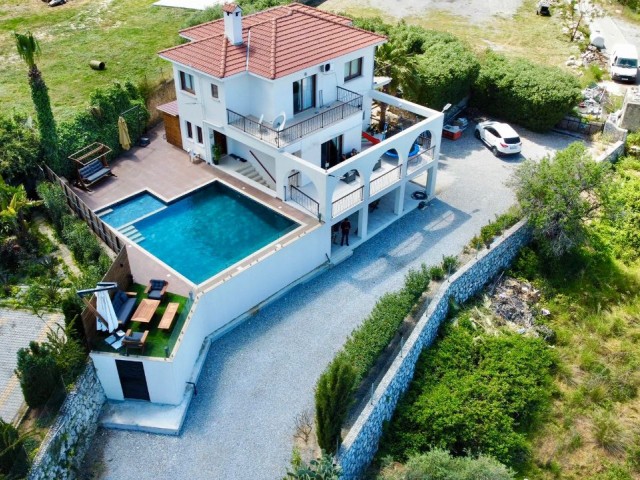 VILLA ZUM VERKAUF IN YESILTEPE DE EZBER BOZAN ** 