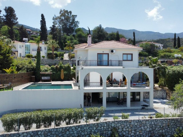 VILLA ZUM VERKAUF IN YESILTEPE DE EZBER BOZAN ** 