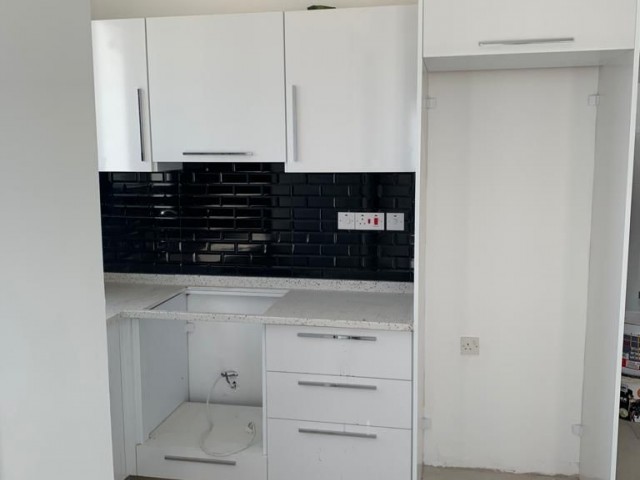 ALSANCAK MERKEZDE EŞYASIZ KİRALIK 2+1 DAİRE 