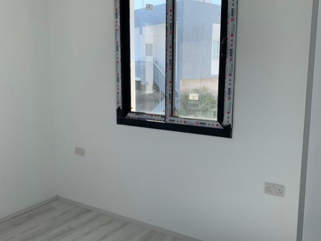 ALSANCAK MERKEZDE EŞYASIZ KİRALIK 2+1 DAİRE 