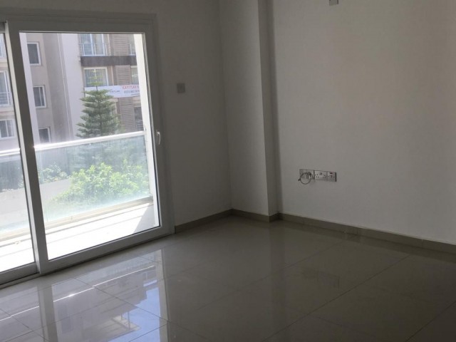 GİRNE MERKEZDE SATILIK 3+1 DAİRE