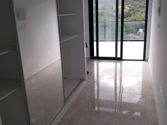 3+1 PENTHOUSE ZUM VERKAUF IN KYRENIA SOZIALWOHNUNGEN ** 