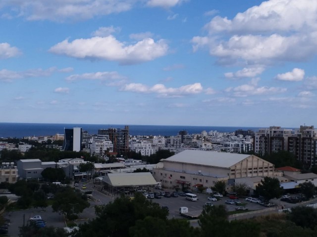 3+1 PENTHOUSE ZUM VERKAUF IN KYRENIA SOZIALWOHNUNGEN ** 