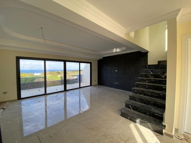 Karsiyaka IS 2+1 WALKING DISTANCE FROM THE SEA FOR SALE ** 