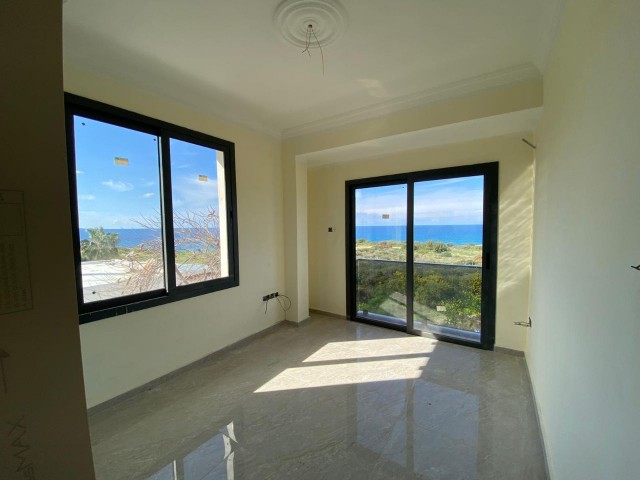 Karsiyaka IS 2+1 WALKING DISTANCE FROM THE SEA FOR SALE ** 