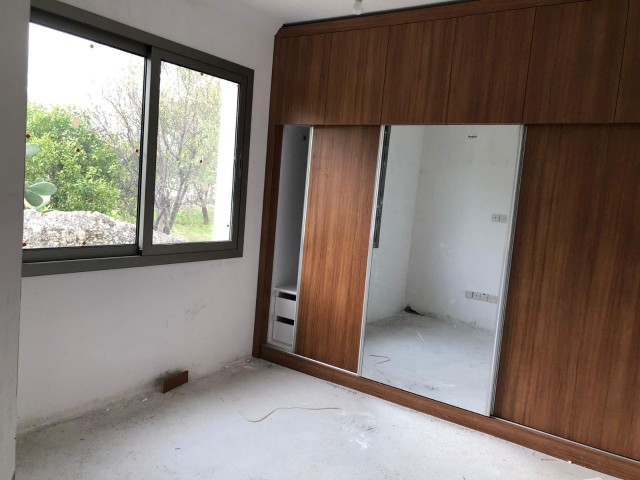 ALSANCAK DORF 2 + 1 WOHNUNG ZU VERKAUFEN ** 