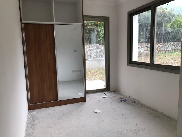 ALSANCAK DORF 2 + 1 WOHNUNG ZU VERKAUFEN ** 