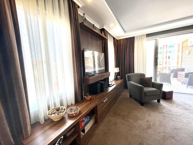 GİRNE MERKEZDE EŞYALI SATILIK 3+1 PENTHOUSE 