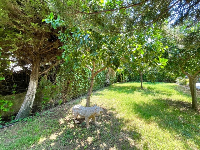 VILLA ZUM VERKAUF IN KYRENIA KARAKUM MIT GROßEM GARTEN ** 