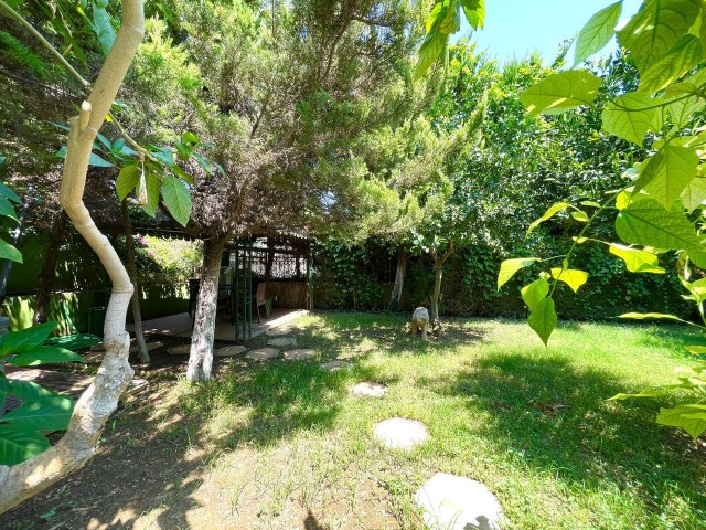 VILLA FOR SALE IN KYRENIA KARAKUM WITH A LARGE GARDEN ** 