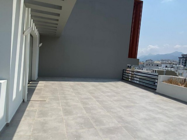 GİRNE MERKEZ'DE SATILIK 2+1 PENTHOUSE