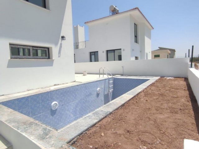 Luxus 4 + 1 Triplex Villa mit Panoramablick auf die Berge und das Meer mit privatem Pool in chatalköy ** 