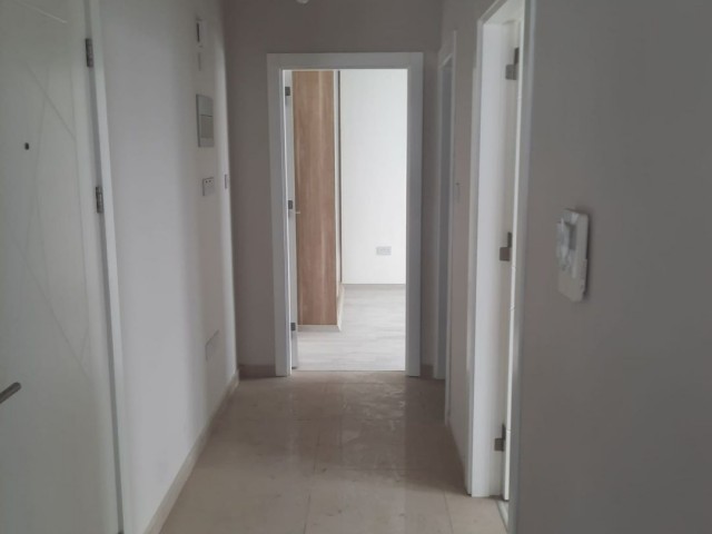 GİRNE MERKEZDE  SATILIK 2+1 DAİRE