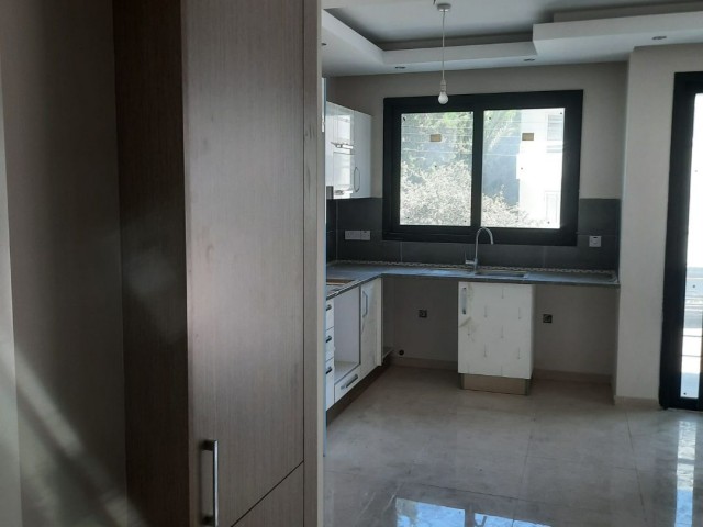 GİRNE MERKEZDE  SATILIK 2+1 DAİRE