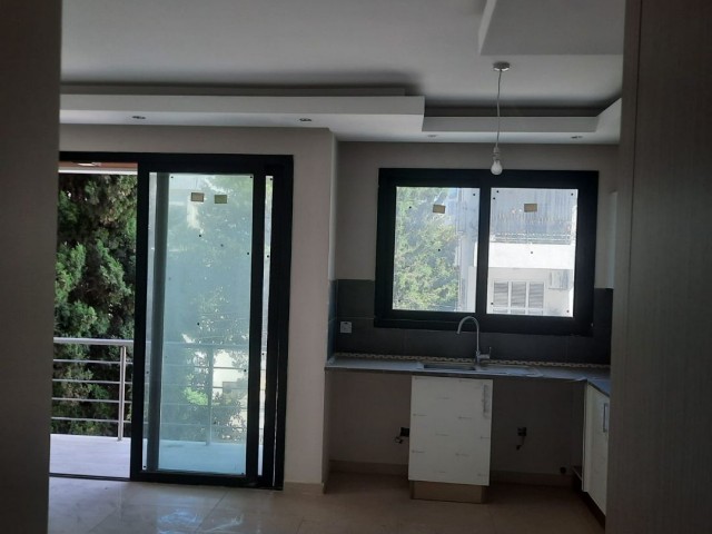 GİRNE MERKEZDE  SATILIK 2+1 DAİRE