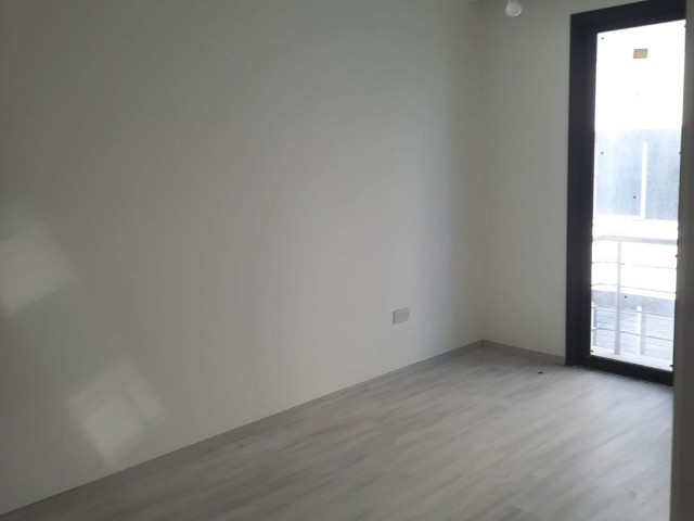 GİRNE MERKEZDE  SATILIK 2+1 DAİRE