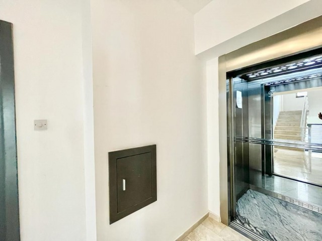 Flat For Sale in Yukarı Girne, Kyrenia