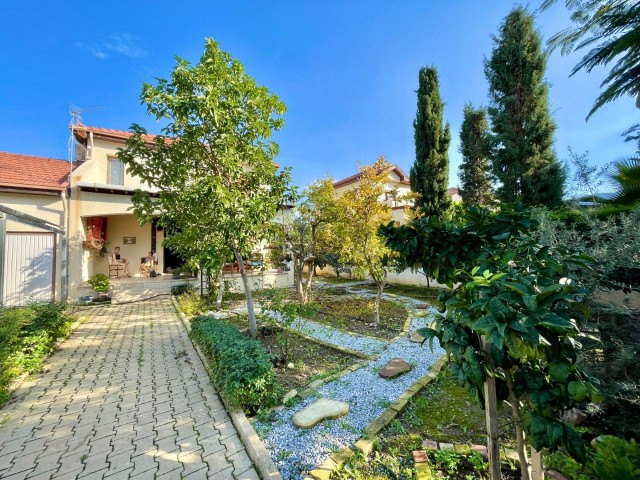 Villa mit privatem Pool in fußläufiger Entfernung zum Meer in Alsancak, Kyrenia