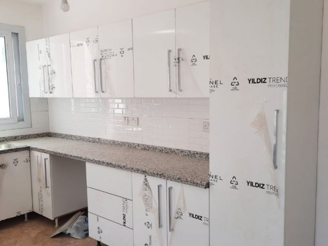 GİRNE- ALSANCAK DENİZE YÜRÜYÜS MESAFESİNDE ZEMİN KAT SATILIK 2+1 SATILIK DAİRE 