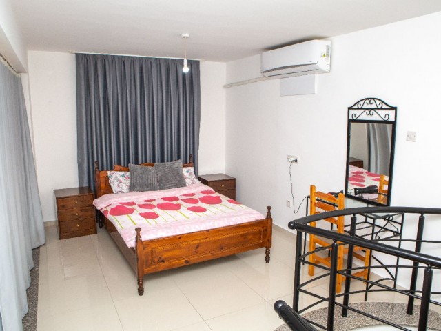 DAILY RENTAL FLAT WITH POOL INSIDE THE SITE WITHIN 3 MINUTES WALKING TO ALSANCAK ATAKARA MARKET