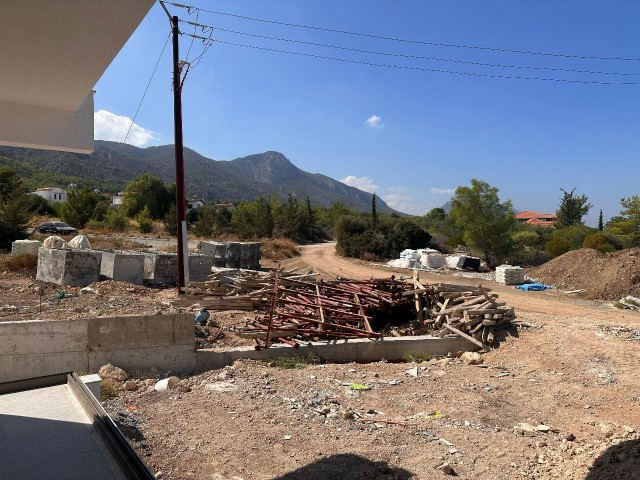 2+1 WOHNUNGEN ZUM VERKAUF IN ÇATALKÖY, KIRNE MIT BERG- UND MEERBLICK, GARTEN- UND TERRASSENMÖGLICHKEITEN