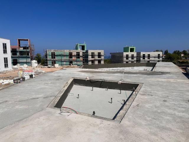 2+1 WOHNUNGEN ZUM VERKAUF IN ÇATALKÖY, KIRNE MIT BERG- UND MEERBLICK, GARTEN- UND TERRASSENMÖGLICHKEITEN