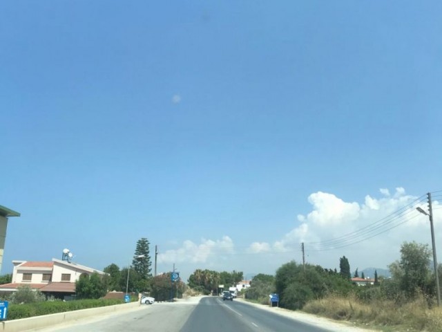 ON THE GIRNE-CATALKOYDE HIGHWAY !!!! , 1 DONUM 3 EVLEK LAND , 600 M2 PER THOUSAND + 1000 M2 IS BEING PURCHASED, 70% TICARI IS BEING BUILT ,SAH MARKET BOLT TEL: 0542 867 1000 ONER (IN Turkish)., 1 DONUM 3 EVLEK LAND, ICINDE 600 M2 PER THOUSAND + 1000 M2 IS BEING DECOMMISSIONED, 70% TICARI ZONED ,SAH 