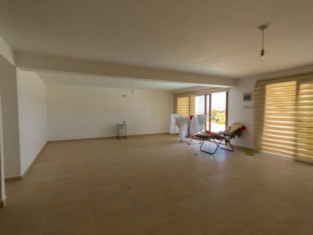 GIRNE -KARMI VILLAGE , MUSTAKIL TRIPLEX VILLA, 3 YATAK ODALI , 254 M2 ,HAVUZLU , MANZARALI    TEL : 0542 867 1000