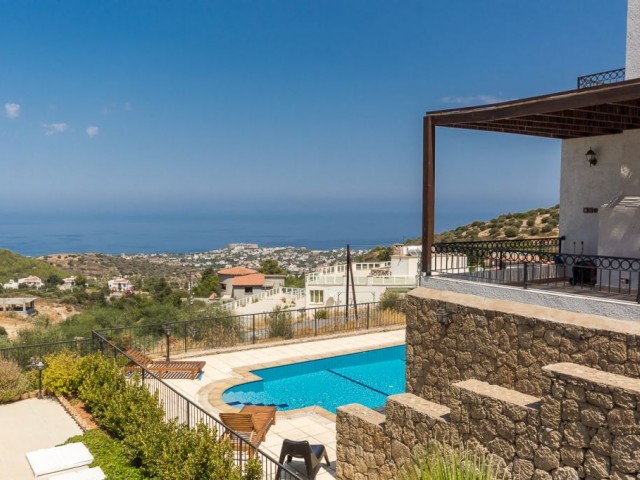 GIRNE -KARMI VILLAGE , MUSTAKIL TRIPLEX VILLA, 3 YATAK ODALI , 254 M2 ,HAVUZLU , MANZARALI    TEL : 0542 867 1000