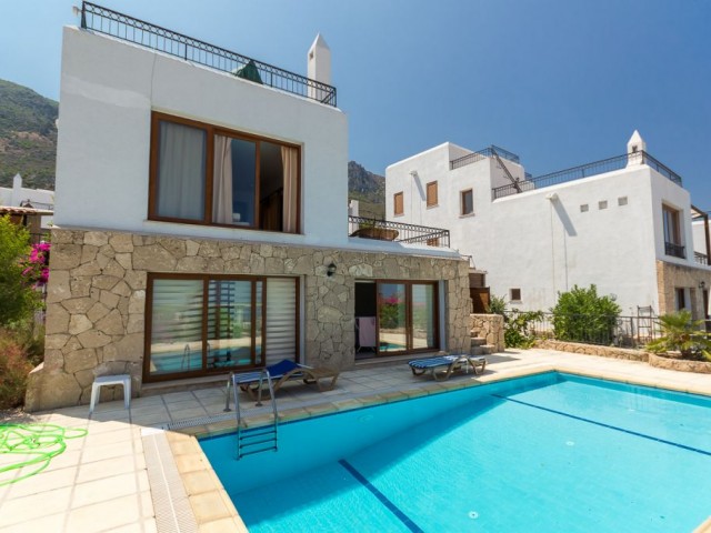 GIRNE -KARMI VILLAGE , MUSTAKIL TRIPLEX VILLA, 3 YATAK ODALI , 254 M2 ,HAVUZLU , MANZARALI    TEL : 0542 867 1000