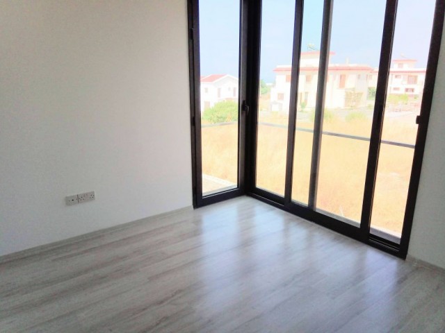 Girne, Alsancak, Lüks ve Modern Tasarımlı 3+1 villa, Deniz ve Dağ Manzaralı 0542-867-10-00 Öner