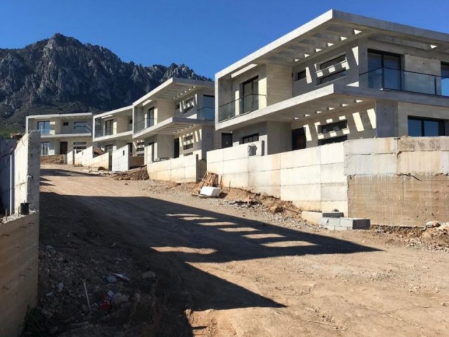 GIRNE EDREMIT , MODERN MIMARI , MUSTAKIL VILLA VE INFINITY HAVUZ , DENIZ VE DAG MANZARALI , 4 YATAK ODALI , 245 M2+ 145 M2 TERAS