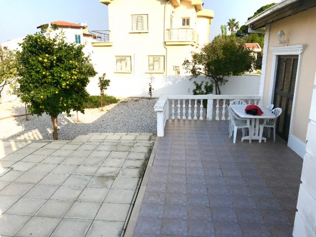 GIRNE CATALKOYDE ,MUSTAKIL  VILLA, DENIZE 100M , HAVUZLU ,3 YATAK ODALI,SHAYNA BEACH ,CORNARO BEACH CIVARI  TEL: 0542 8671000