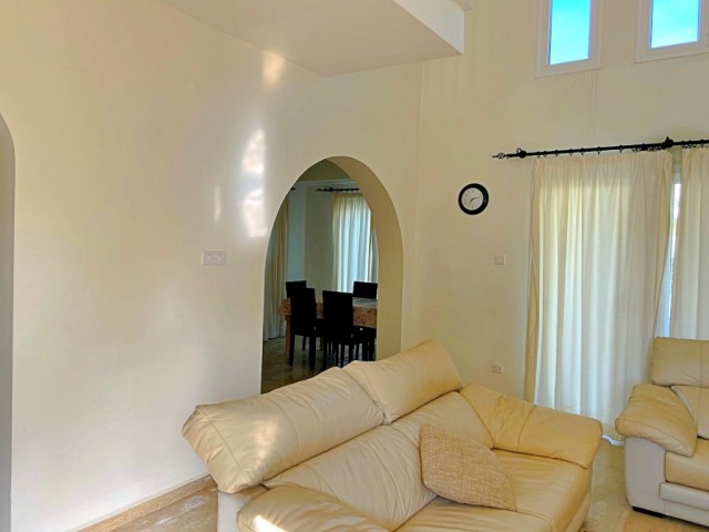 GIRNE KARSIYAKA , BEAUTIFUL DETACHED VILLA WITH POOL , CLOSE TO SEA , GARDEN , PARKING , FURNISHED , GREAT VALUE FOR MONEY 