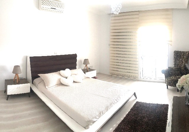 GIRNE OZANKOY, MUSTAKIL VILLA, 3 SCHLAFZIMMER, VOLL MÖBLIERT, SUPER LAGE, GROßER UND GEPFLEGTER GARTEN ** 