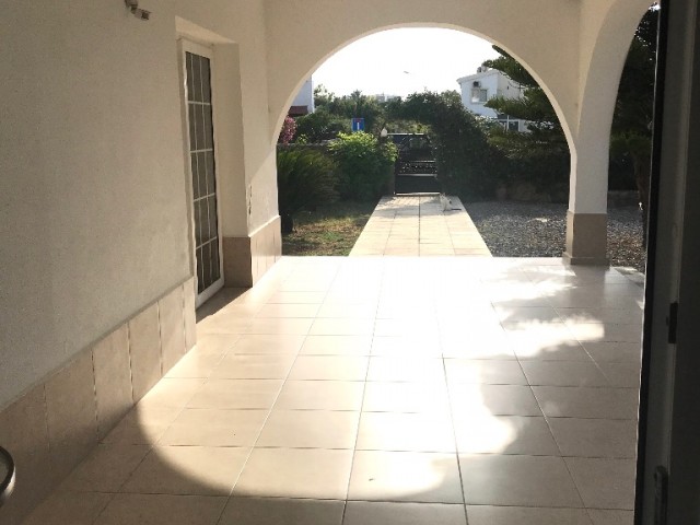 GIRNE OZANKOY , MUSTAKIL VILLA , 3-BEDROOM , FULLY FURNISHED, SUPER LOCATION , SPACIOUS AND WELL-MAINTAINED GARDEN ** 