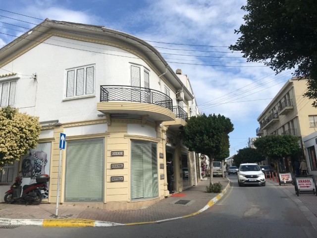 4+1 WOHNUNG ZUM VERKAUF IN KYRENIA BAZAAR ** 