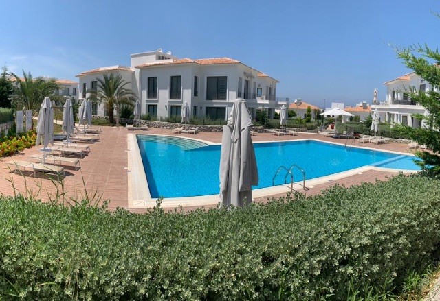 GIRNE ALSANCAKTA, CYPRUS TOWNHOUSES,SPACIOUS AND MODERN 2+1, PRIVATE GARDEN, ESCAPE BEACH 200M, SHARED POOL, VERY PRIVATE SITE WITH CLEAN AND WELL-MAINTAINED, CAFE ** 