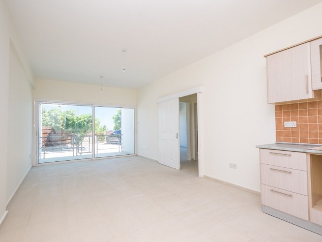 GIRNE LAPTA , GENIS 2+1 APARTMENT ,85 M2 ,LARGE BALCONY , SHARED POOL , PARKING , WITH VIEW ** 