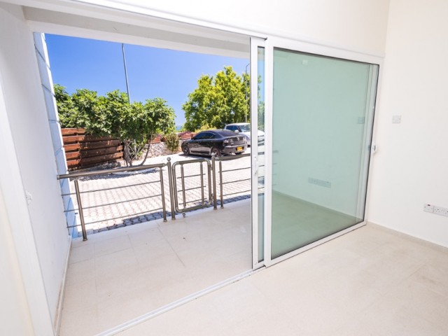 GIRNE LAPTA , GENIS 2+1 DAIRE ,85 M2 ,GENIS BALKON , ORTAK HAVUZ , OTOPARK , MANZARALI 