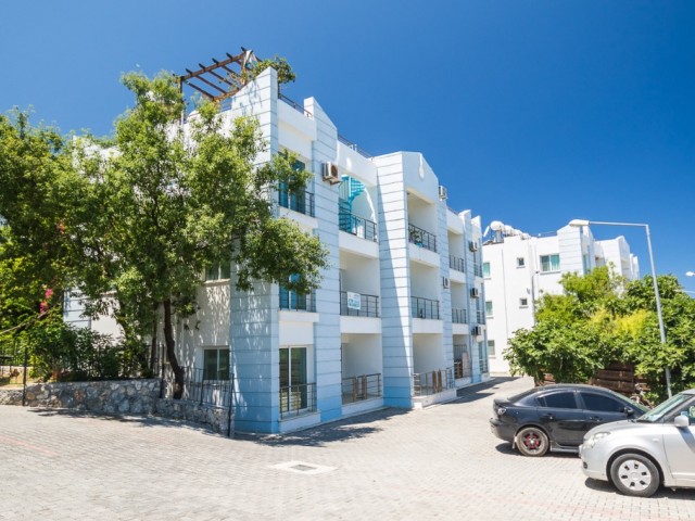 GIRNE LAPTA, GENIS 2+1 DAIRE, 85 M2, großer BALKON, Gemeinschaftspool, Parkplatz, Aussicht ** 