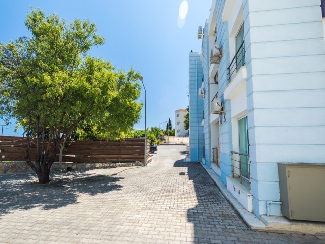 GIRNE LAPTA , GENIS 2+1 APARTMENT ,85 M2 ,LARGE BALCONY , SHARED POOL , PARKING , WITH VIEW ** 