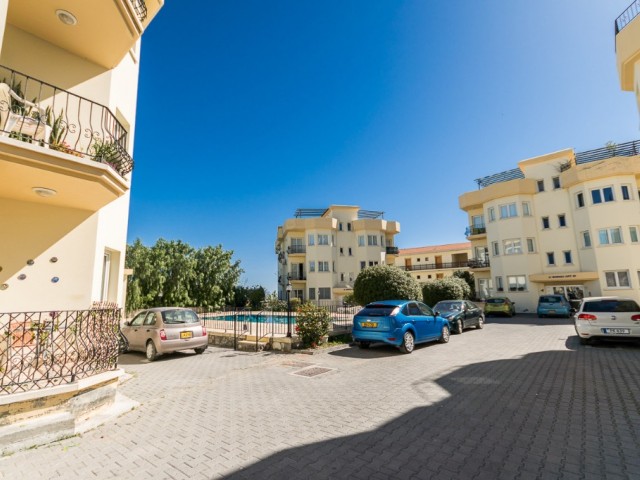 GIRNE ALSANCAK , HAVUZLU SITEDE , GENIS 3+1 DAIRE , HERYERE YAKIN , OTOPARK , ESYALI