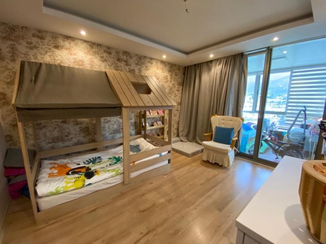 3+1 FULLY FURNISHED PENTHOUSE FOR RENT IN THE CENTER OF KYRENIA ** 