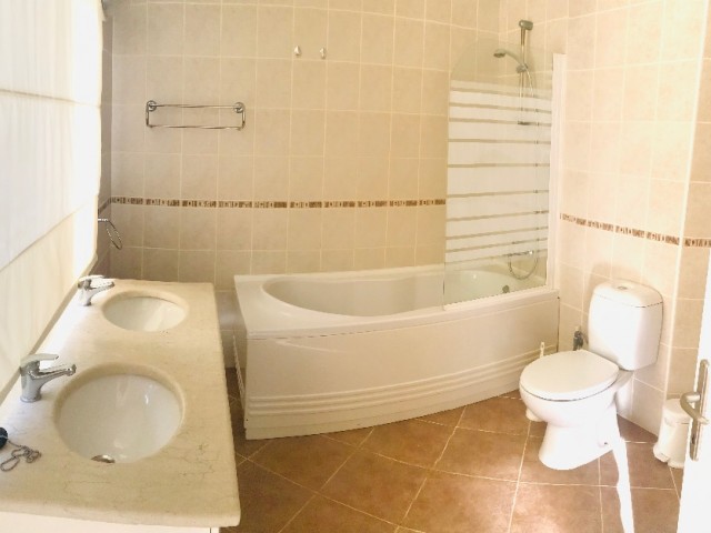 GIRNE ARAPKOY, VILLA MIT MUSTAKIL POOL, HERRLICHE AUSSICHT AUF DENIZ UND DAG, 4 SCHLAFZIMMER , GIRNE 15 MIN. , GEEIGNET FÜR KREDIT ** 