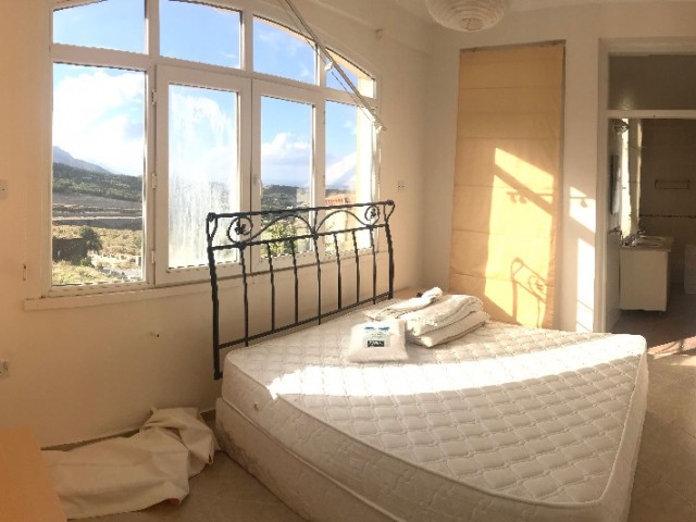 GIRNE ARAPKOY, VILLA MIT MUSTAKIL POOL, HERRLICHE AUSSICHT AUF DENIZ UND DAG, 4 SCHLAFZIMMER , GIRNE 15 MIN. , GEEIGNET FÜR KREDIT ** 