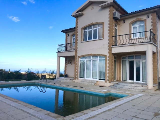 GIRNE ARAPKOY , AMAZING VIEWS , DETACHED VILLA WITH POOL , 4 / 5 BEDROOMS , 280 M2 ,800 M2 LAND . KYRENIA 15 MINUTES , INDIVIDUAL TITLE DEEDS