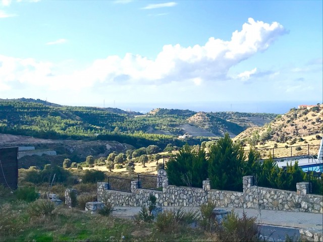 GIRNE ARAPKOY , MUSTAKIL HAVUZLU VILLA , MUHTESEM DENIZ VE DAG MANZARALI , 4  YATAK ODALI , GIRNE 15 DK. , KREDIYE UYGUN