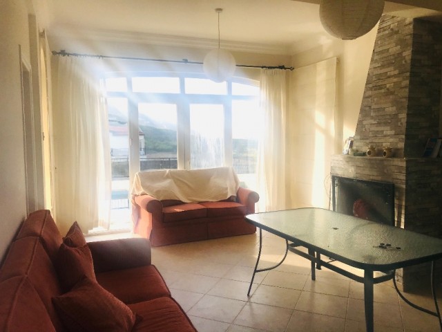 GIRNE ARAPKOY , AMAZING VIEWS , DETACHED VILLA WITH POOL , 4 / 5 BEDROOMS , 280 M2 ,800 M2 LAND . KYRENIA 15 MINUTES , INDIVIDUAL TITLE DEEDS