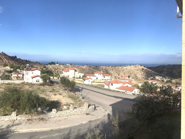 GIRNE ARAPKOY , MUSTAKIL HAVUZLU VILLA , MUHTESEM DENIZ VE DAG MANZARALI , 4  YATAK ODALI , GIRNE 15 DK. , KREDIYE UYGUN